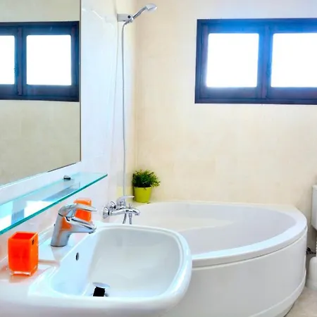 Ch 1 E 2 Two Up To 10 Guests Casa Da Horta, T1 & T2 * Albufeira