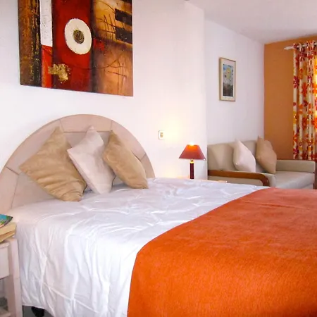 Ch 1 E 2 Two Up To 10 Guests Casa Da Horta, T1 & T2 * Albufeira